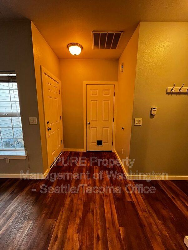 617 7th St Se #03 - Photo 3 of 18