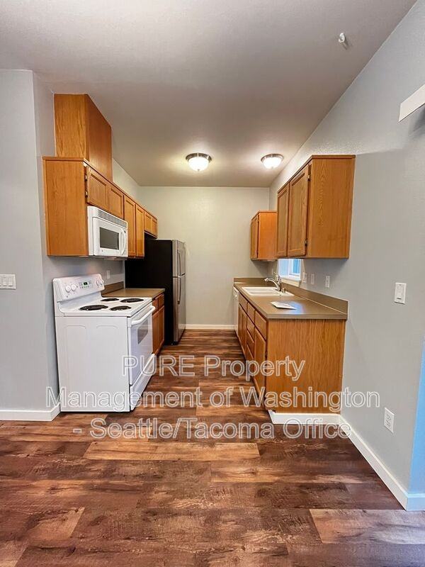 617 7th St Se #03 - Photo 6 of 18