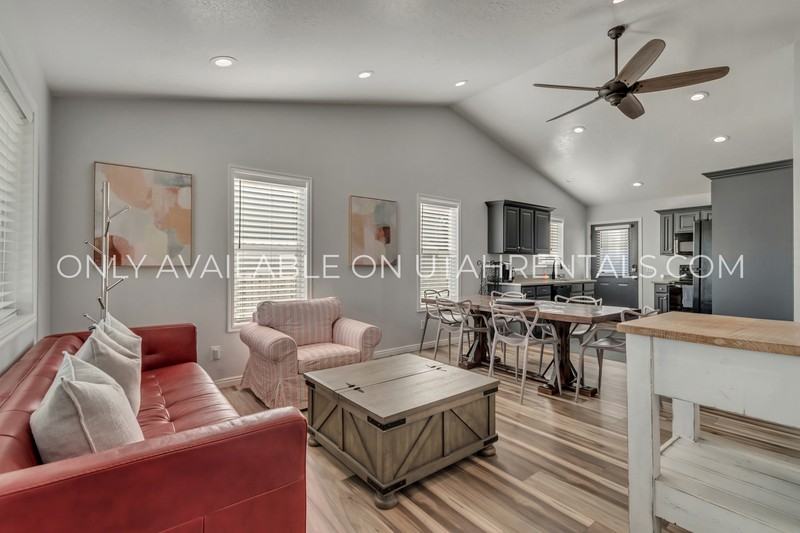 232 Wn - Photo 4 of 32
