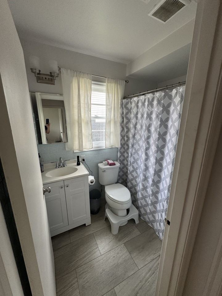 5105 Ne 19th Ave #5105 - Photo 3 of 5