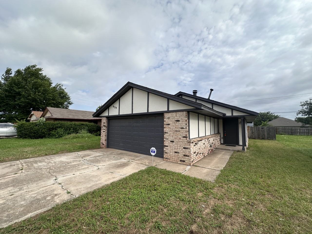 629 Nw 114th St - Photo 2 of 9