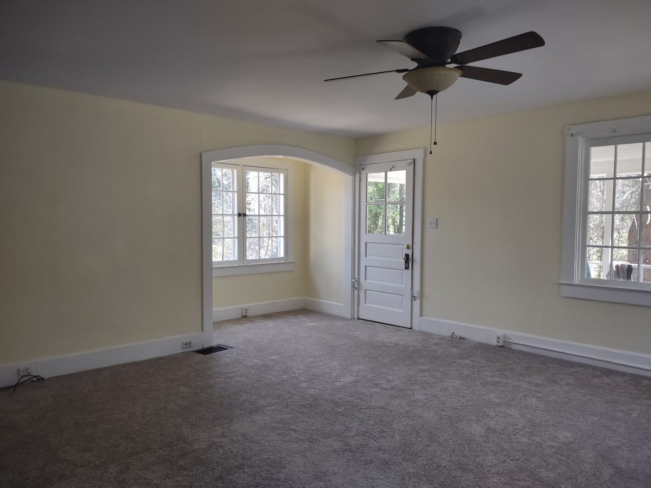 109 Lanier Ln - Photo 3 of 9