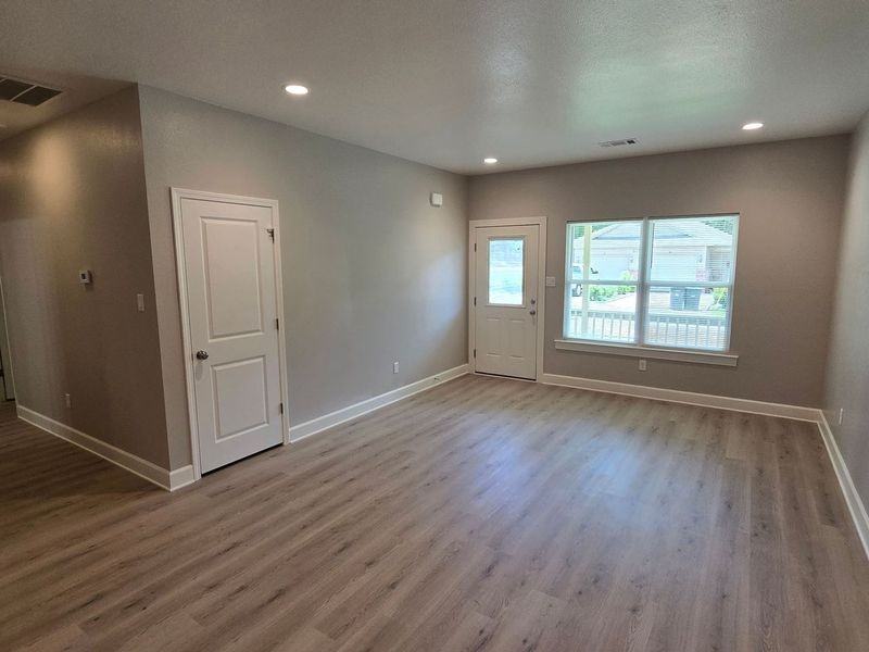 2217 Perry St - Photo 3 of 21