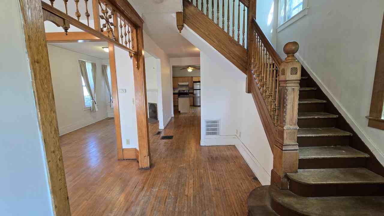 1410 John Ave - Photo 4 of 18