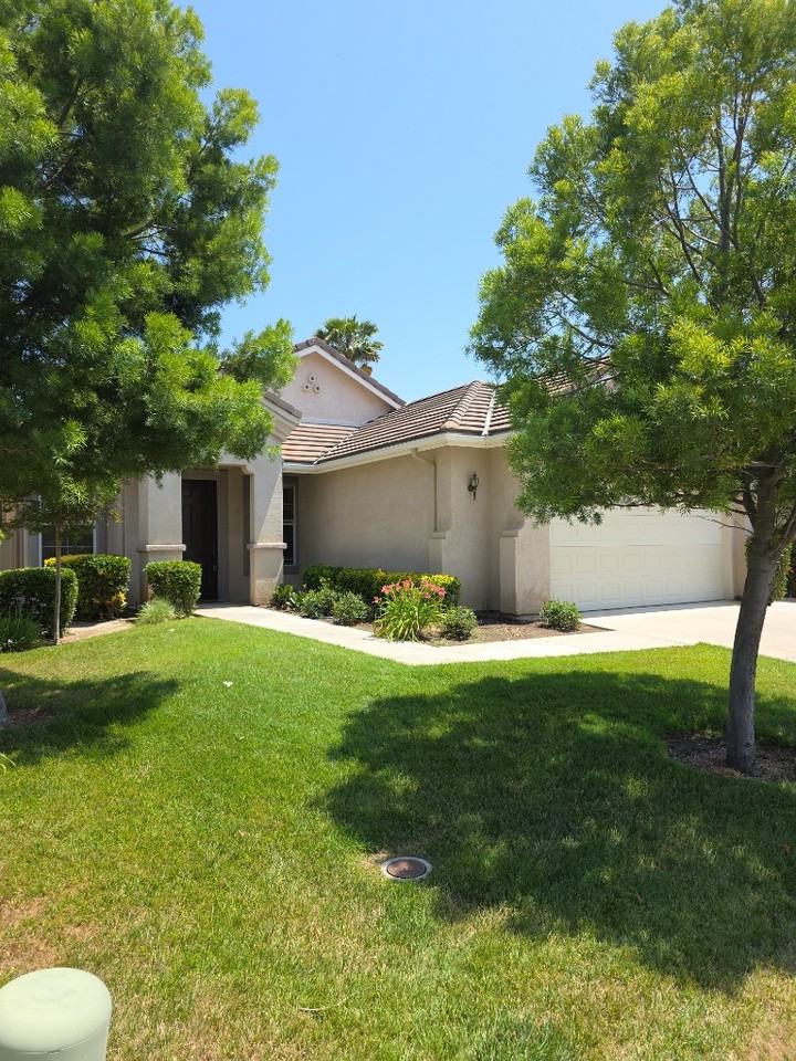 28943 Baywater Dr - Photo 2 of 34