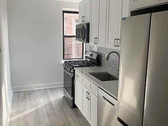 3420 78Th St - Photo 2 of 7