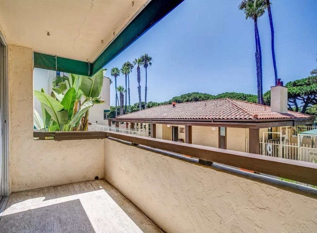 6333 La Jolla Blvd - Photo 3 of 28