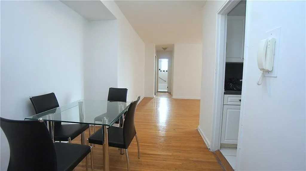 393 Avenue S - Photo 3 of 10