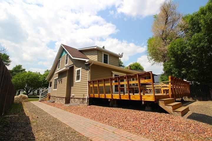 115 6th St Se - Photo 3 of 26