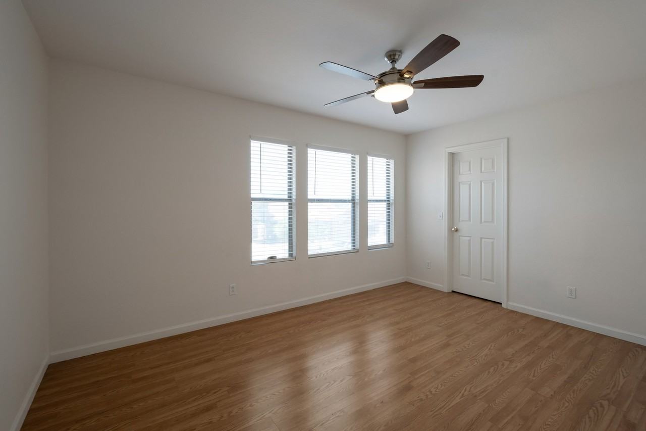 10646 E Bogart Ave - Photo 3 of 15