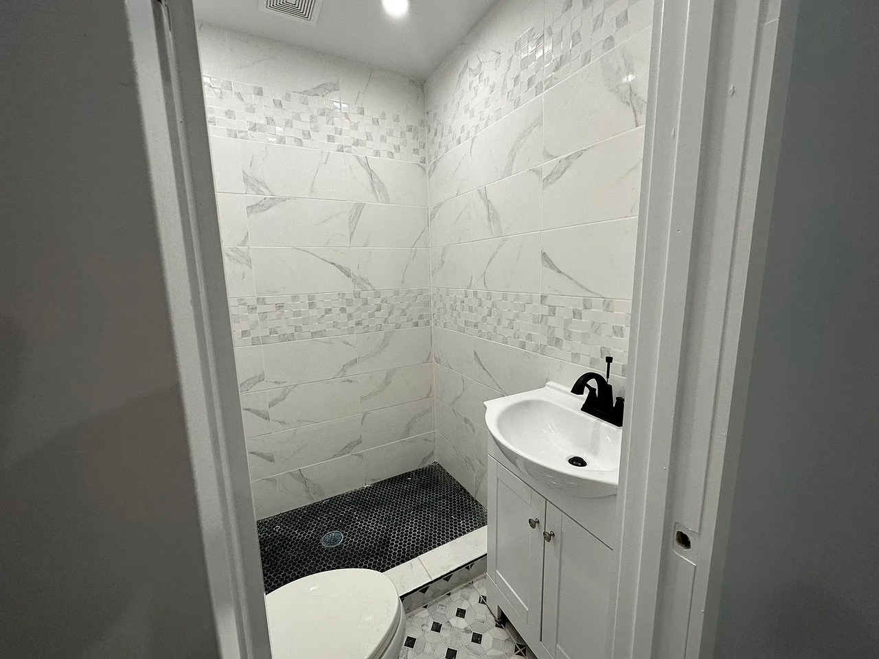 1413 Kings Hwy #2 - Photo 2 of 8