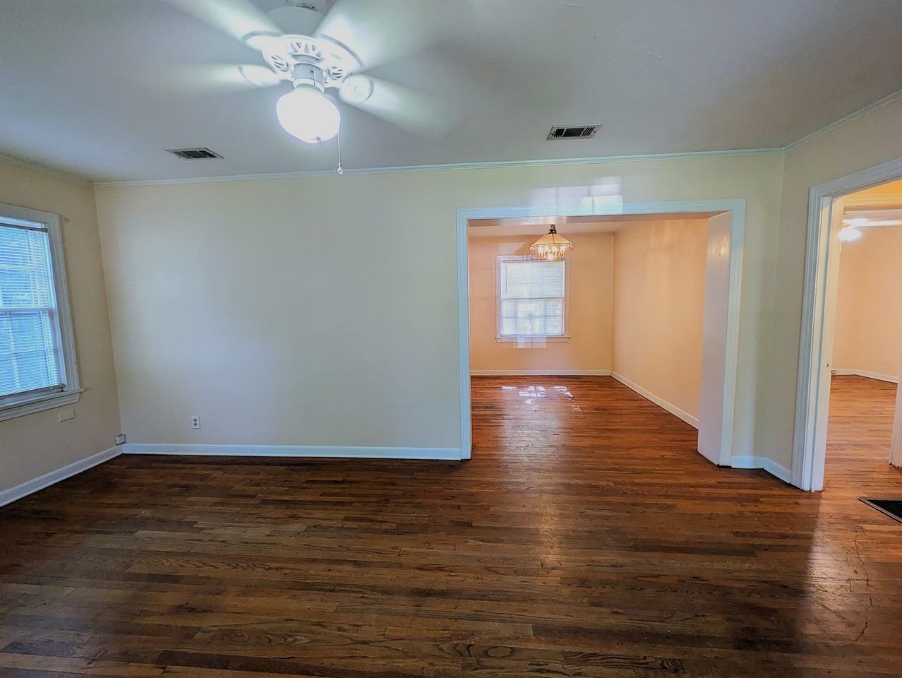 416 N 19th Ave - Photo 3 of 27