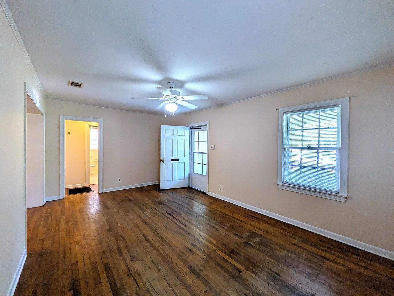 416 N 19th Ave - Photo 5 of 27