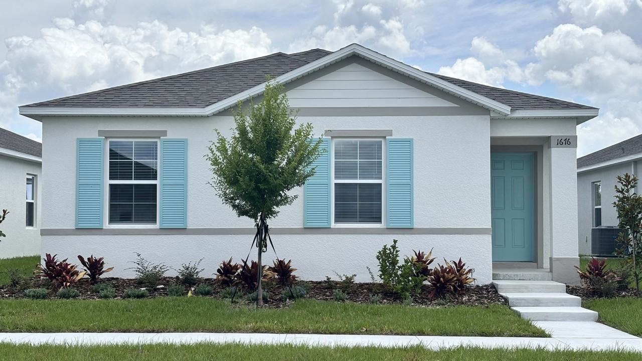 1676 Hummingbird Rd - Photo 2 of 25