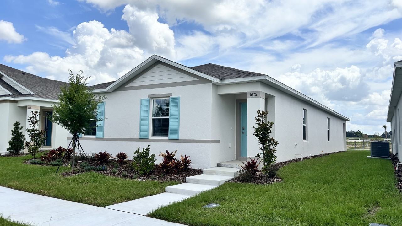 1676 Hummingbird Rd - Photo 3 of 25