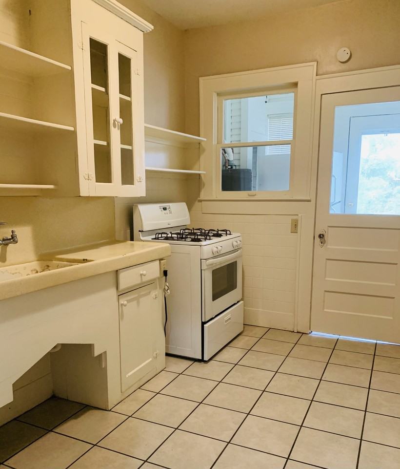 1160 N 7Th St - Photo 4 of 6