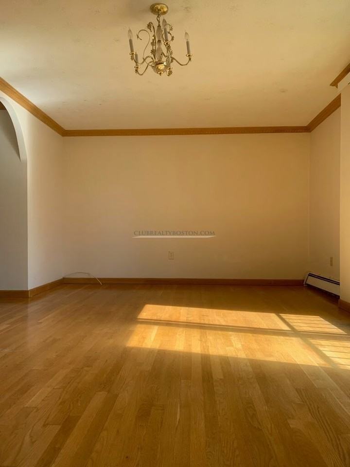 1030 Bennington St #5E - Photo 6 of 8