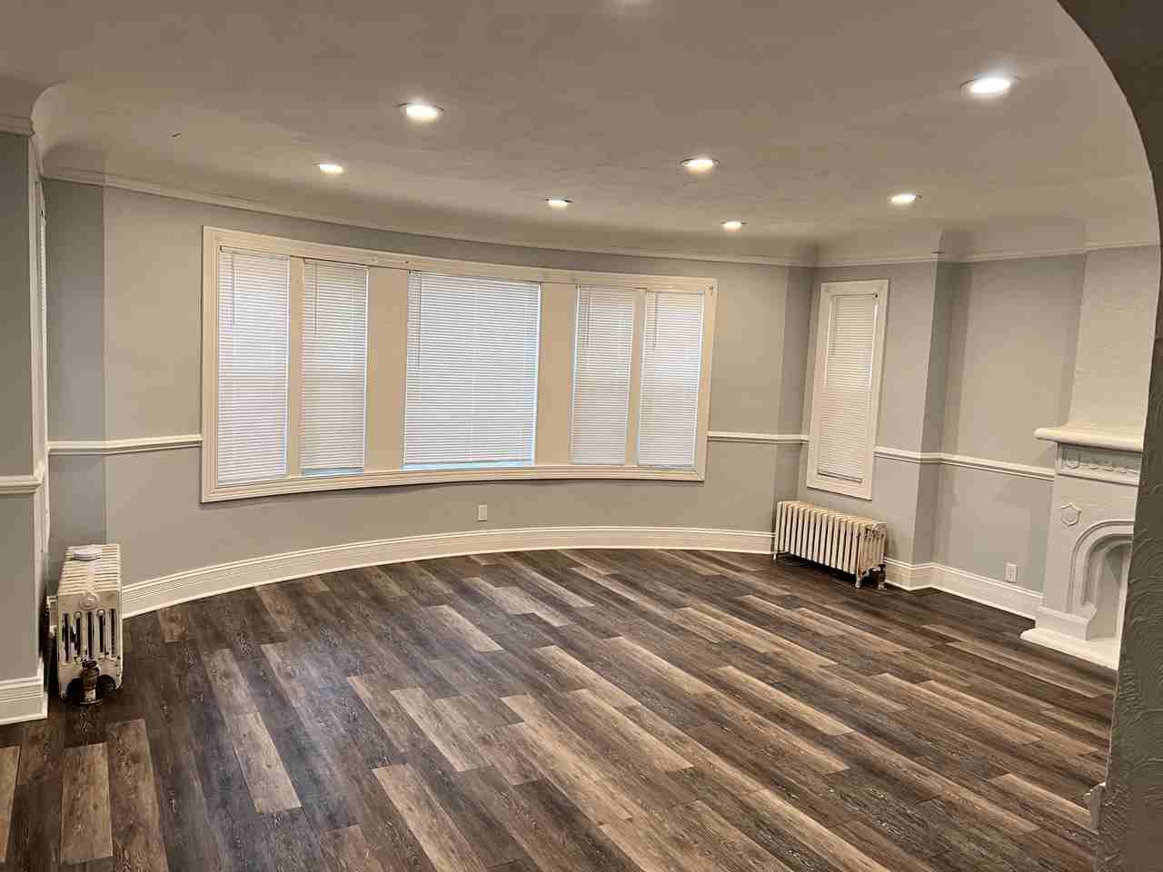 8130 8130 32 S Drexel Ave #1S - Photo 2 of 14