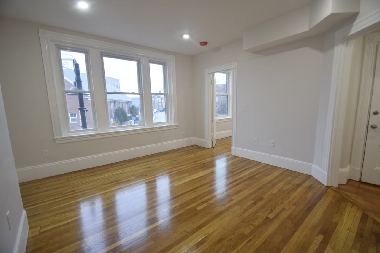 31 Harvard St #2 - Photo 4 of 19