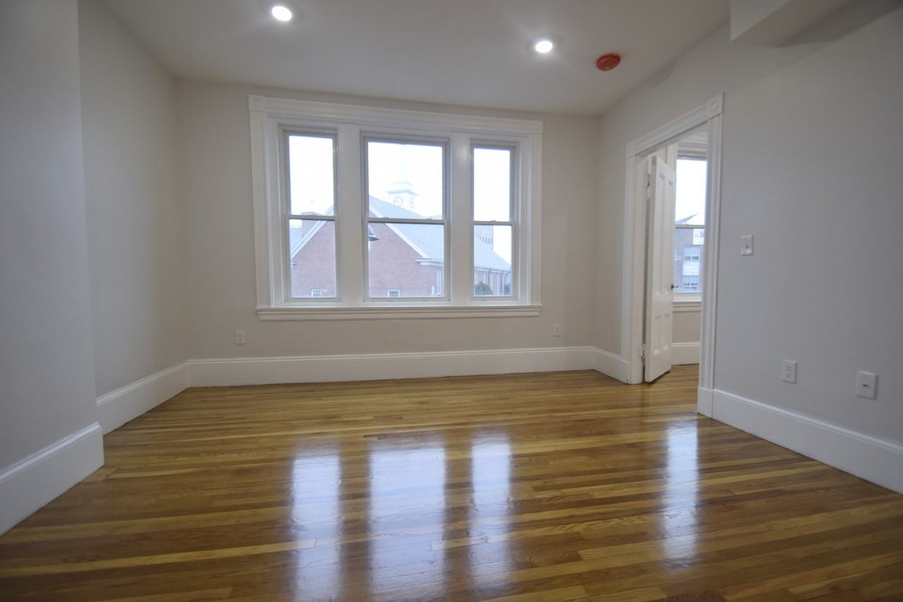 31 Harvard St #2 - Photo 5 of 19
