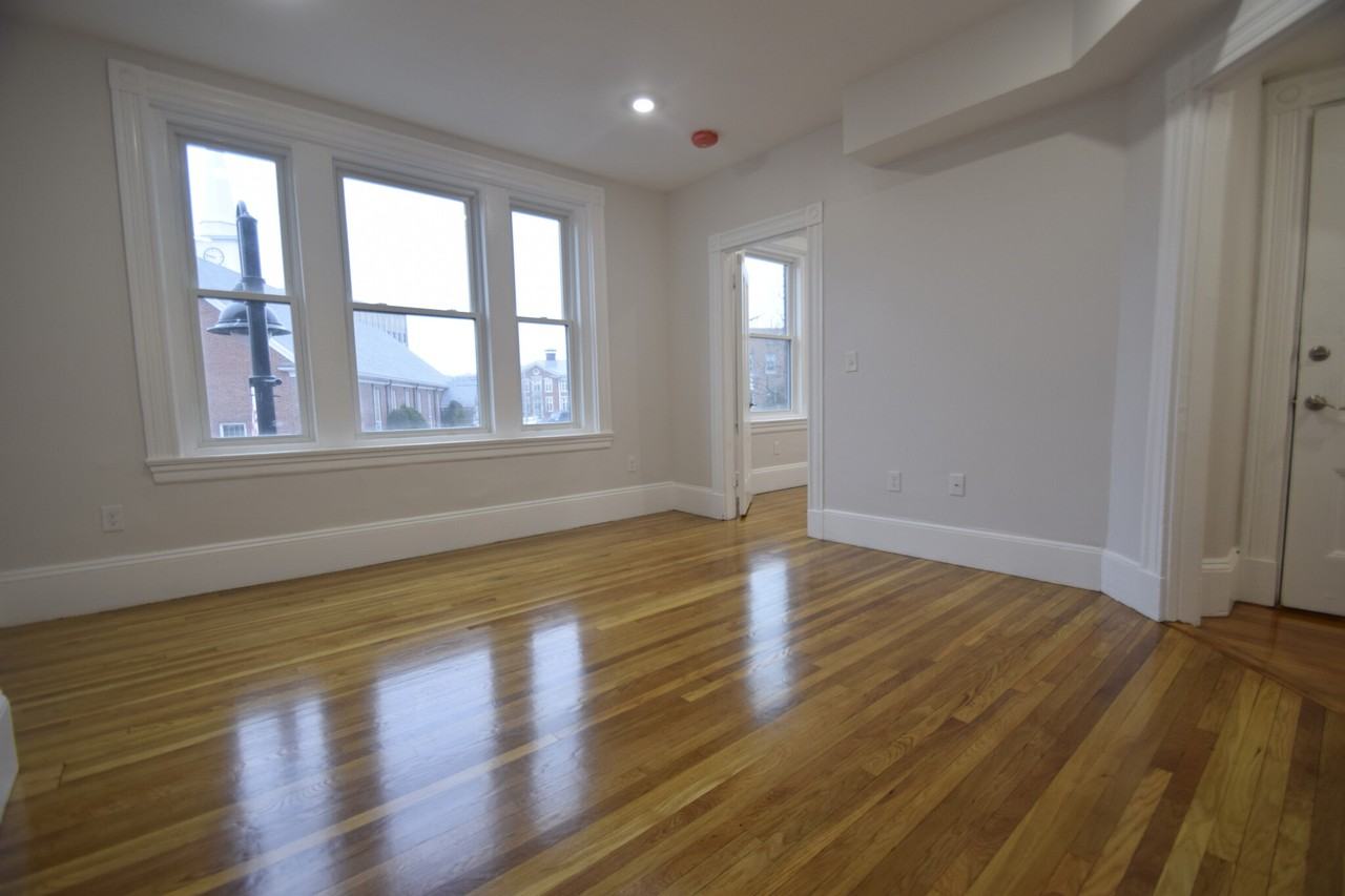 31 Harvard St #2 - Photo 6 of 19