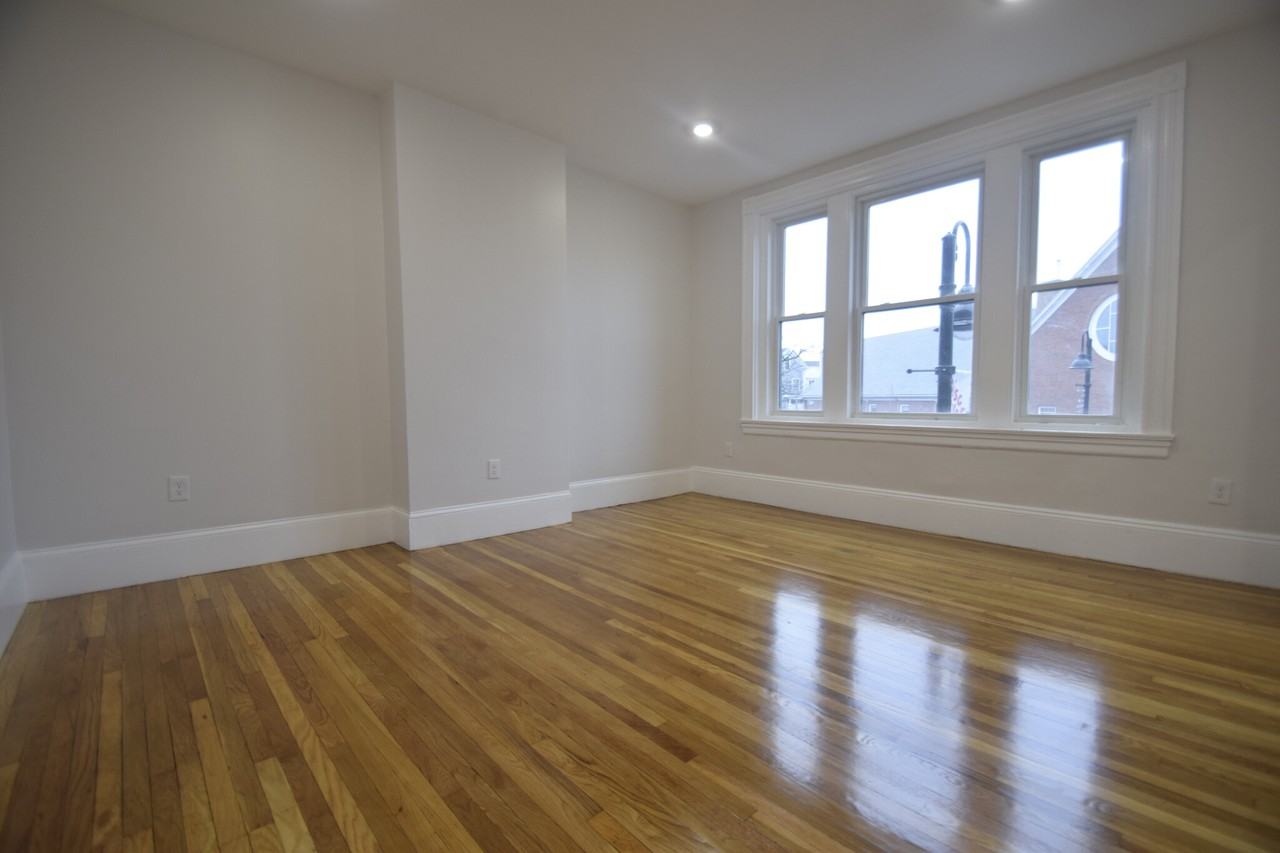 31 Harvard St #2 - Photo 7 of 19