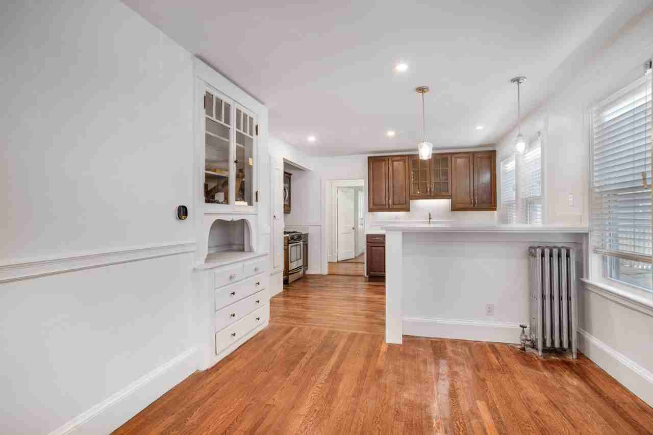 156A South St #2R - Photo 2 of 14