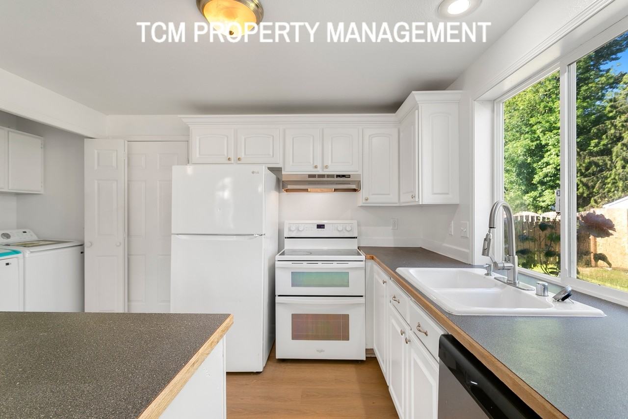 5202 E E St #NA - Photo 2 of 15