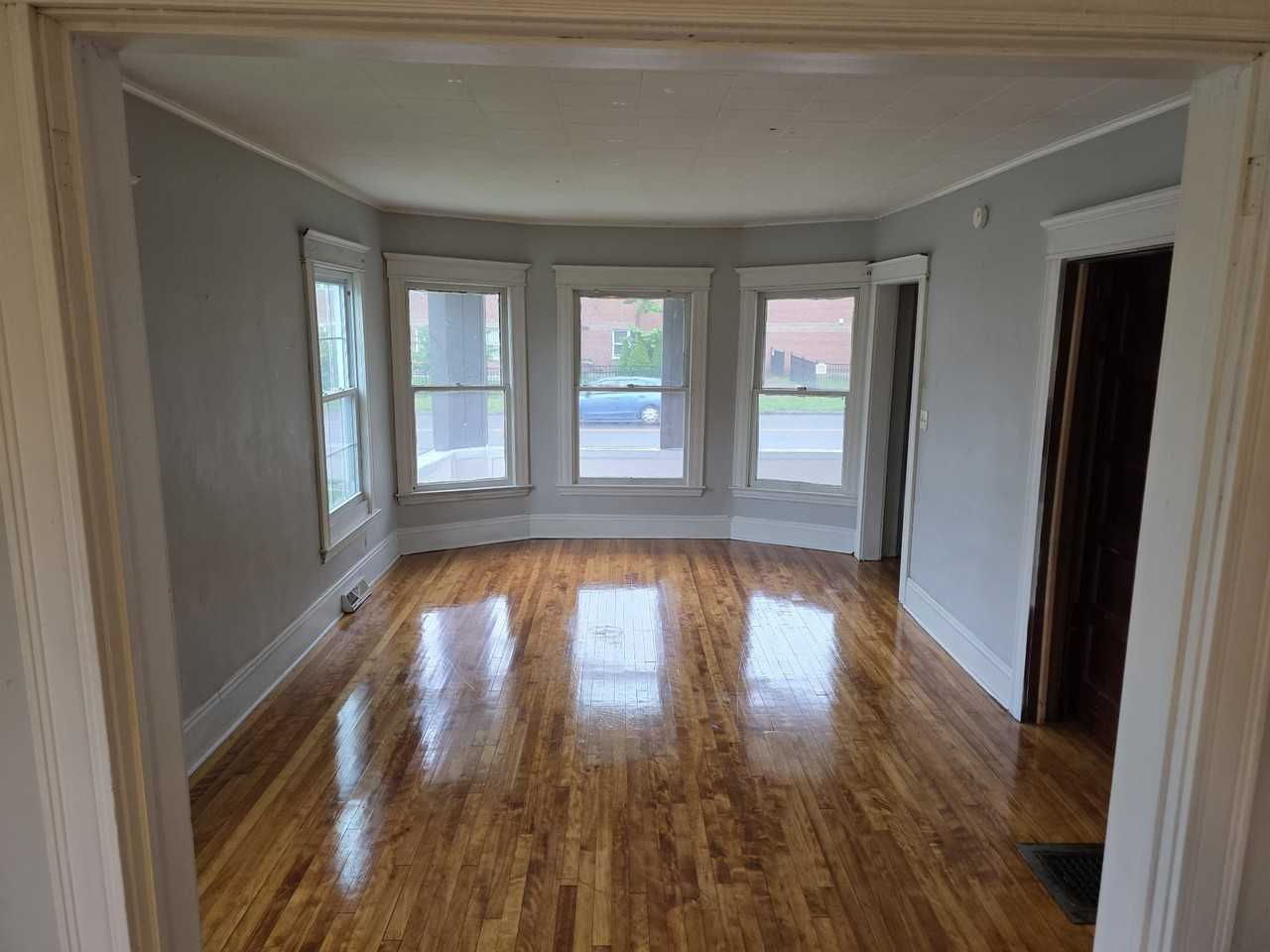 4500 S Salina St #1stFL - Photo 2 of 10