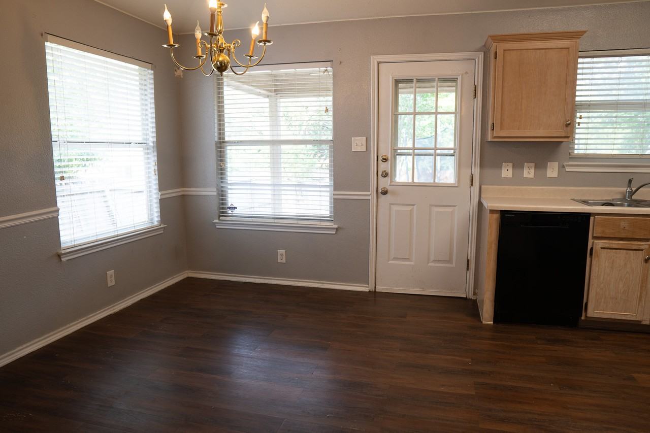 10610 Tiger Way #NA - Photo 7 of 27