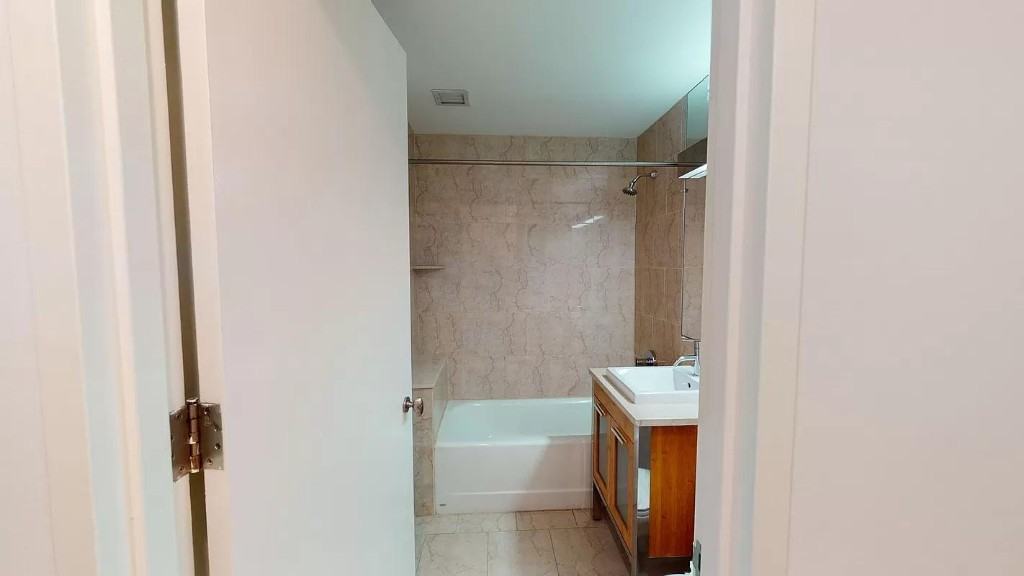 Hanover Sq #6N - Photo 4 of 9