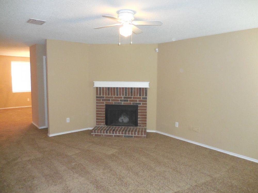 2628 S Wavecrest Ct - Photo 3 of 18