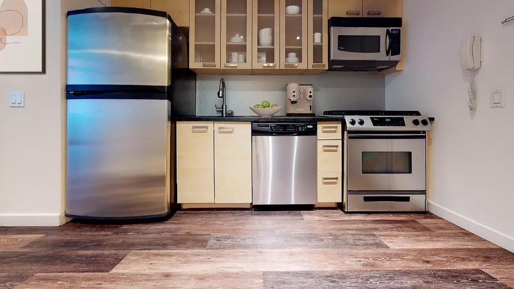 Leonard St #1111 - Photo 3 of 4