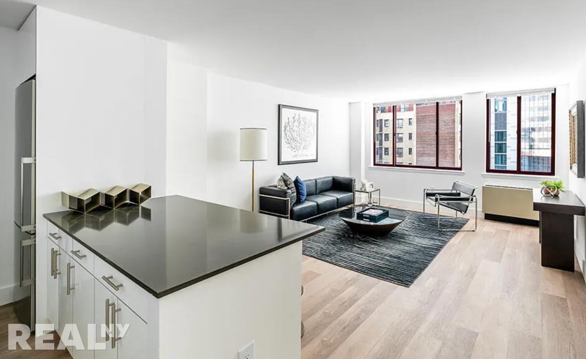 W 35th St #18B - Photo 3 of 5