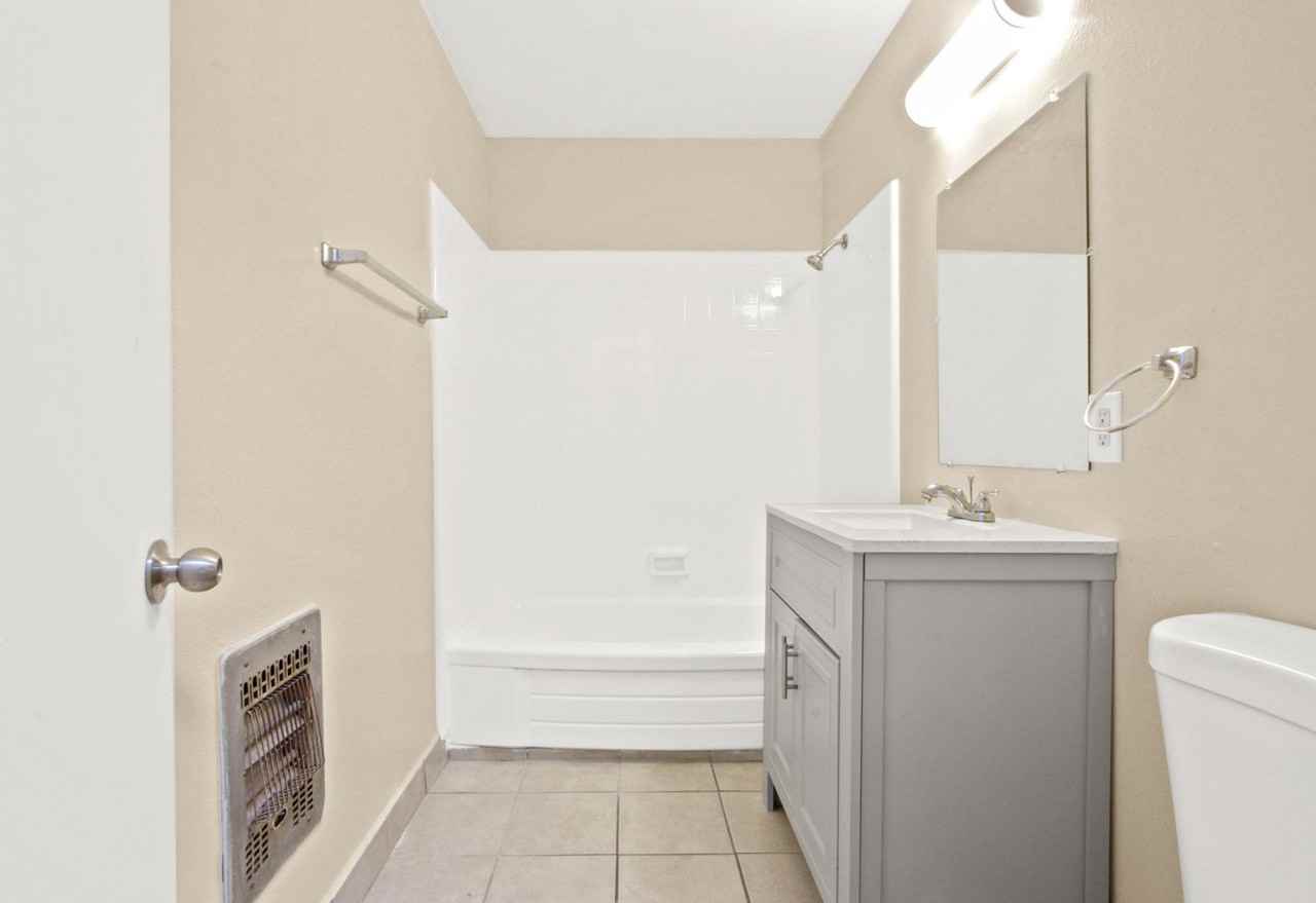 Ramona Garden Apartments - Photo 6 of 20