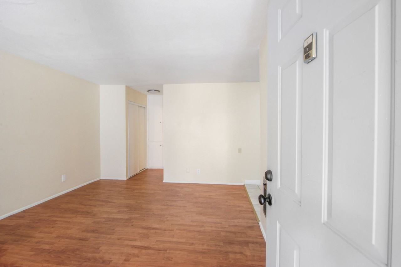 Ramona Garden Apartments - Photo 7 of 20