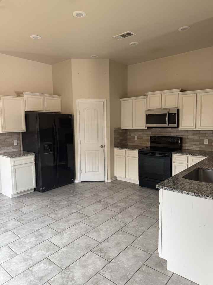 9309 Sagebrush Avenue - Photo 3 of 11