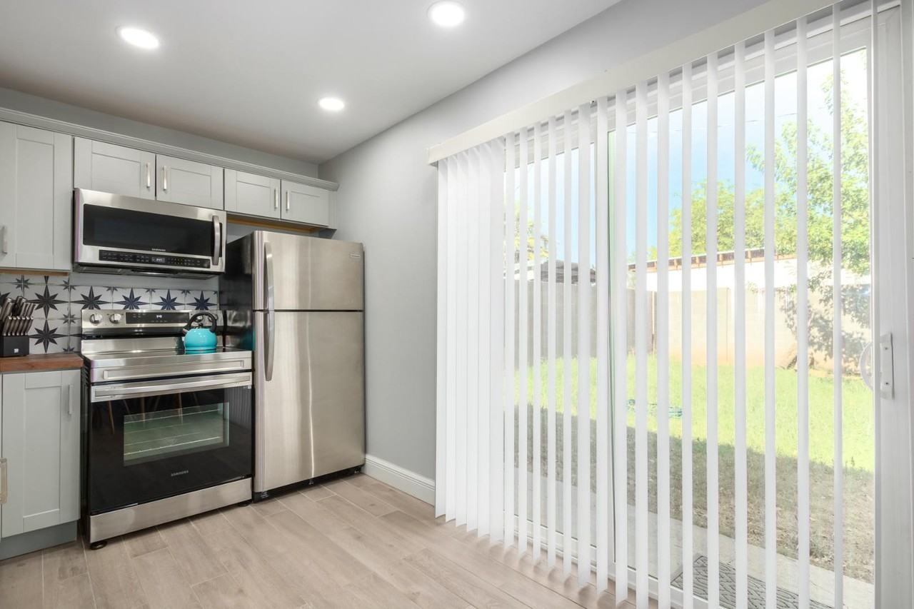 2524 E Willetta St Unit 4 - Photo 5 of 20