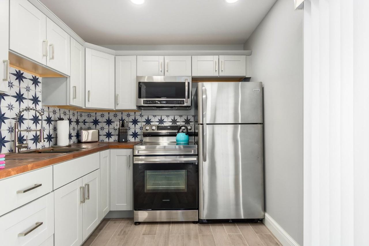 2524 E Willetta St Unit 4 - Photo 6 of 20