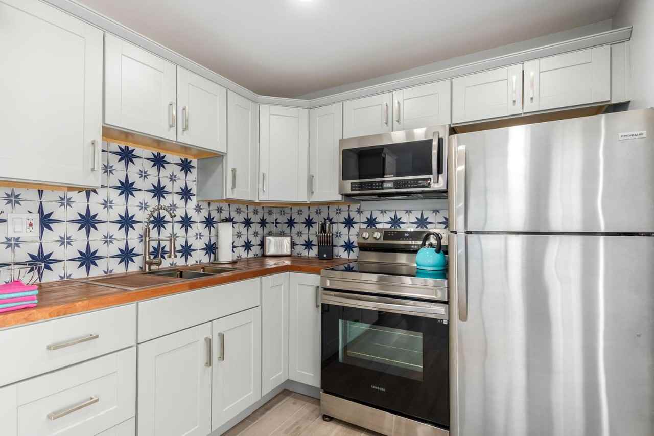 2524 E Willetta St Unit 4 - Photo 7 of 20