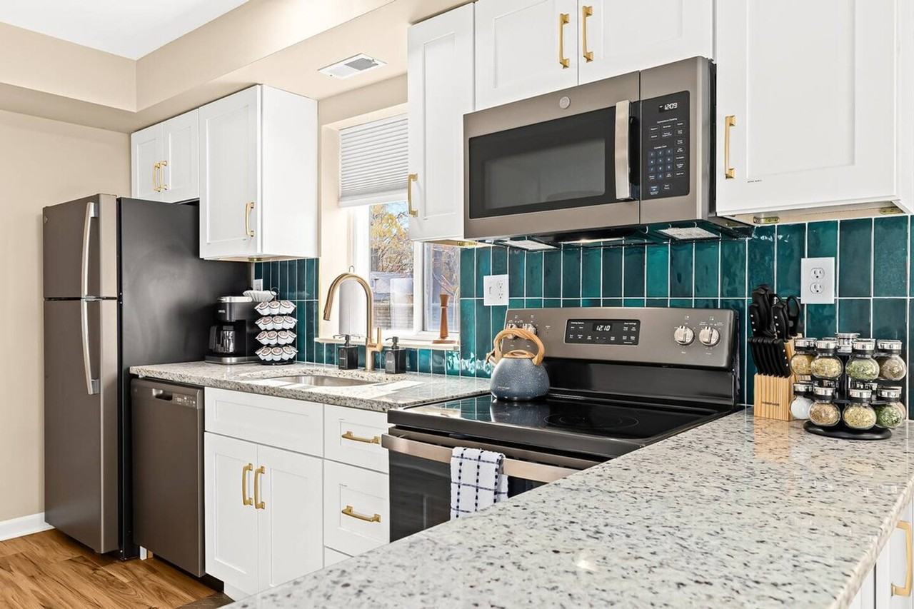 27882 Gratiot Ave #1032348P - Photo 4 of 29