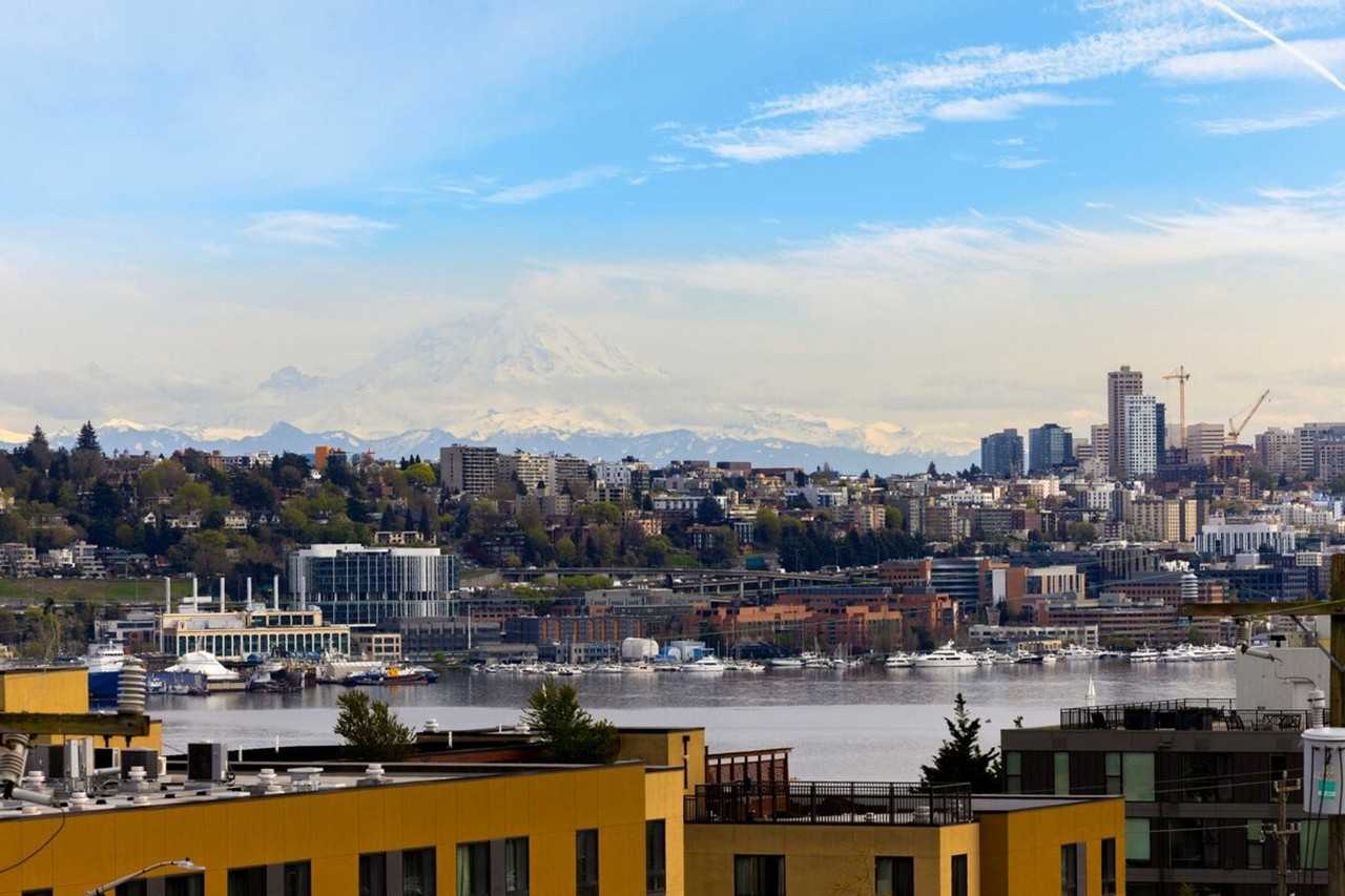 4036 Linden Ave N #1036060P - Photo 2 of 46