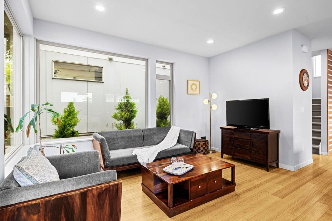 4036 Linden Ave N #1036060P - Photo 7 of 46