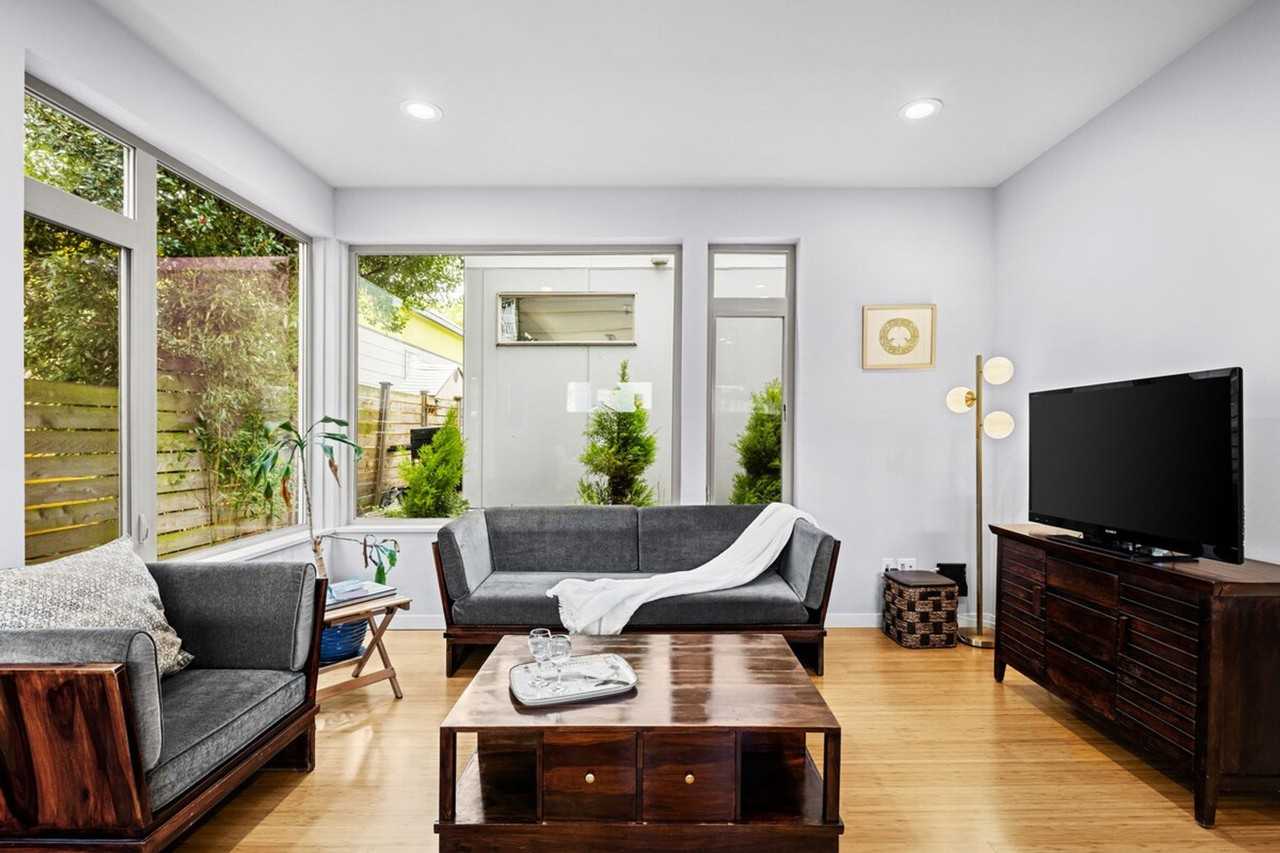 4036 Linden Ave N #1036060P - Photo 3 of 46