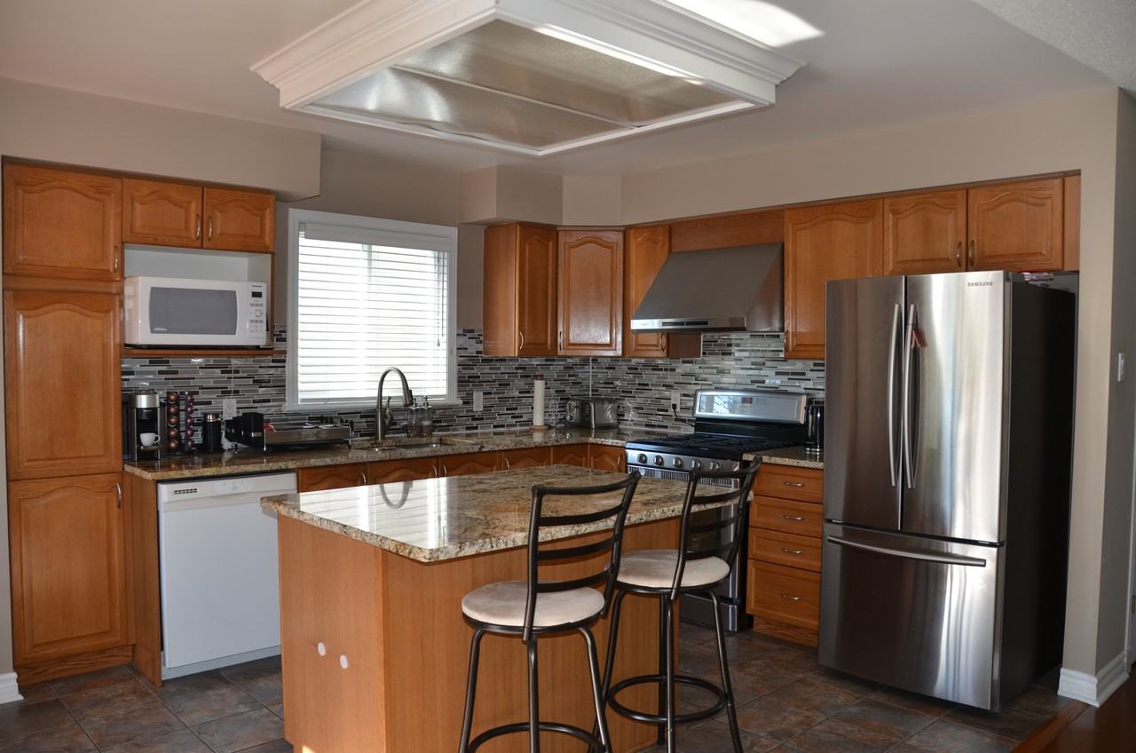 24 Allanford Avenue - Photo 3 of 12