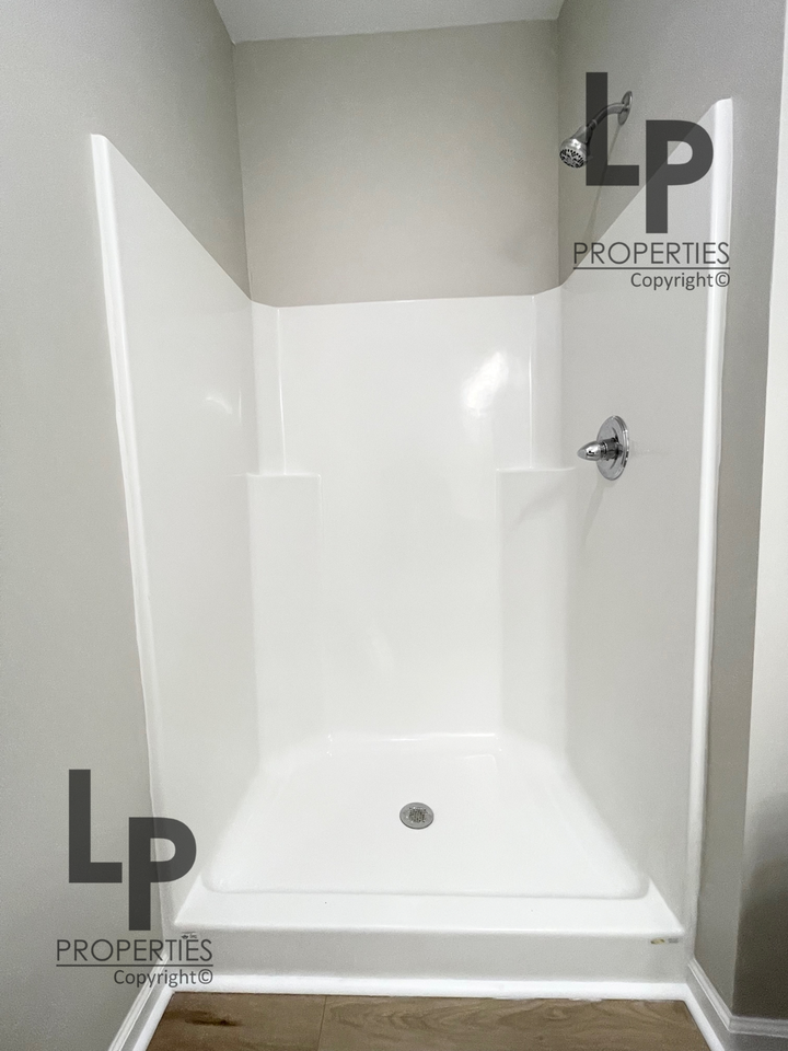 426 N Broadway #4 - Photo 3 of 11