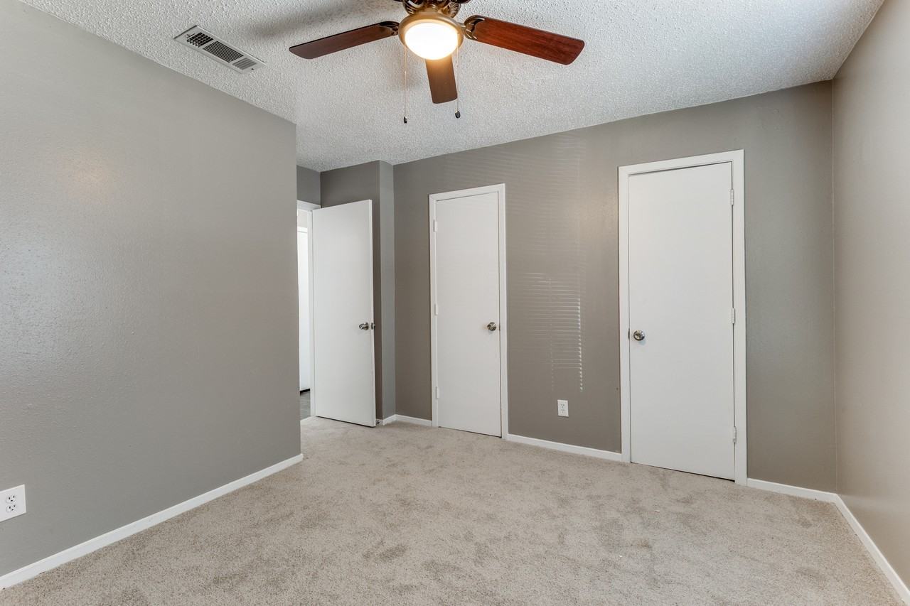 3126 Hunter St - Photo 2 of 21