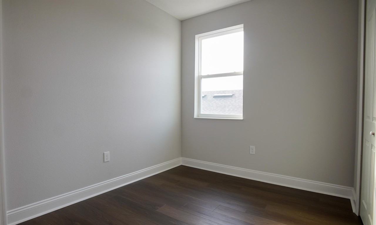 12182 Eastmoor Dr - Photo 7 of 46