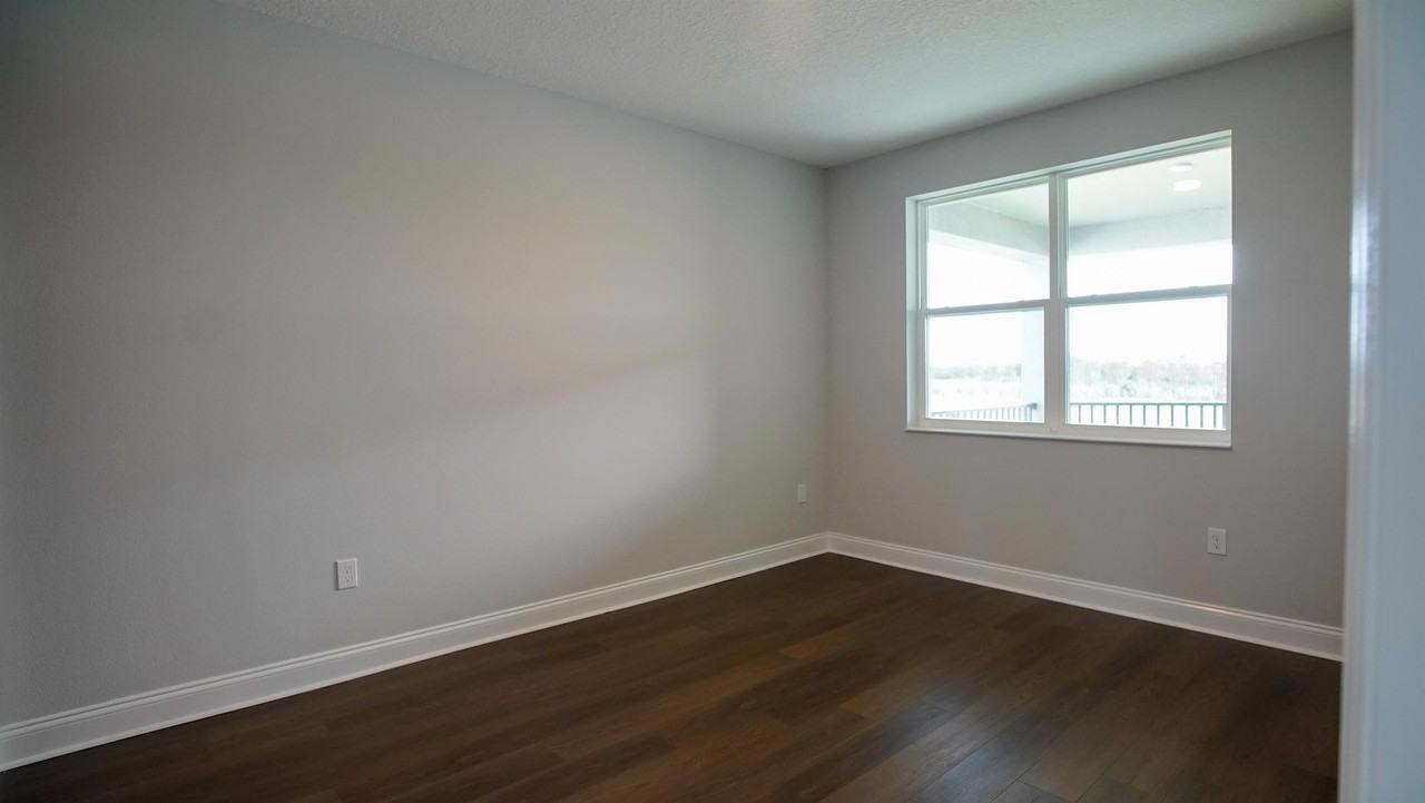 12182 Eastmoor Dr - Photo 2 of 46