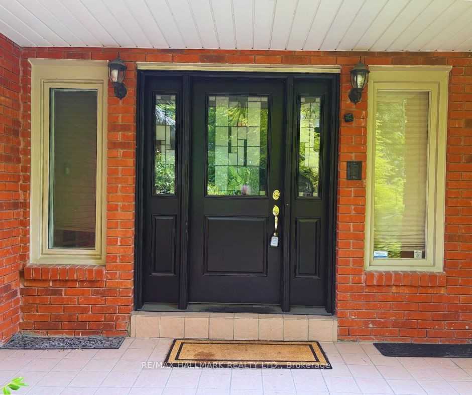 82 Windermere Crescent - Photo 3 of 20